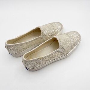 Keds Kate Spade Cream Sneakers with a Sleek Design Comfy Casual Stylish Cute Sz6